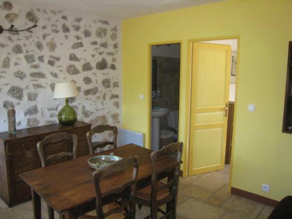 Les Gites Du Lac - Appartements มงโตรูซ์ ภายนอก รูปภาพ